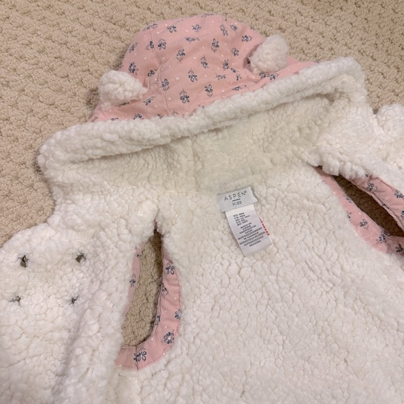 NWOT Teddy Bear Floral Hooded Sherpa Vest - Picture 2 of 4